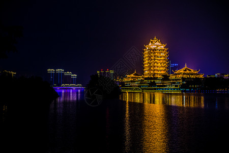 四川眉山欣赏夜景高清图片