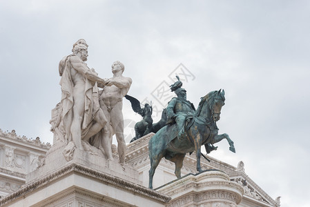 意大利罗马威尼斯广场雕像背景图片