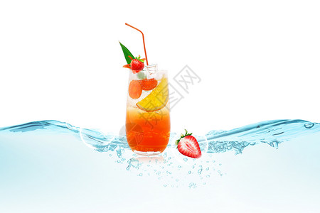 草莓夏日鸡尾酒夏季清凉果汁饮品设计图片
