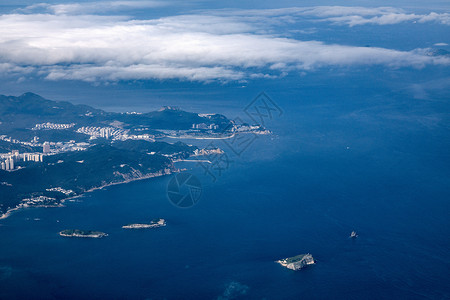 俯拍海岸线海滨城市大连背景