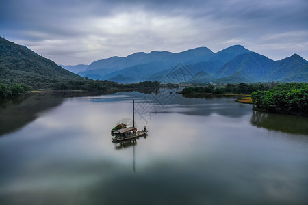 大九湖的清晨美景背景图片