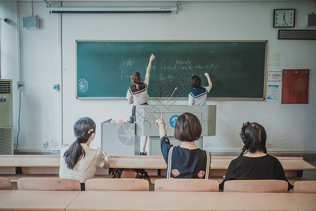 毕业季留念大学讲堂高清图片