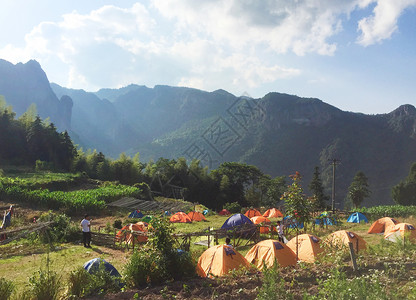 天台山野外露营背景图片