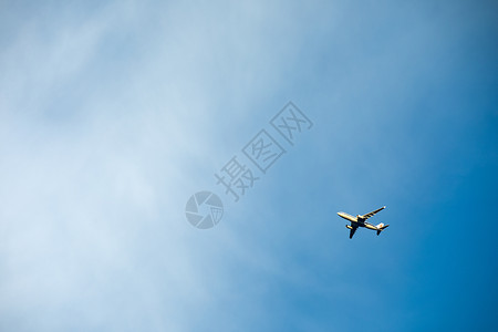 飞机天空背景图片