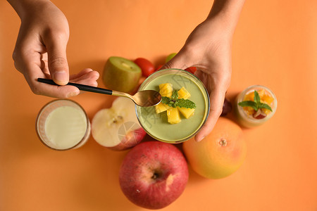 背景素材苹果正在食用的甜点芒果抹茶布丁背景