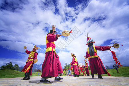 东巴烤鱼丽江东巴祈福背景