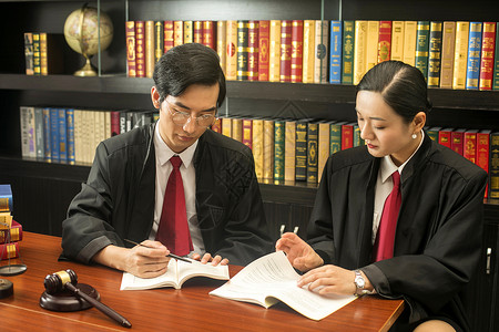 男女律师背景图片