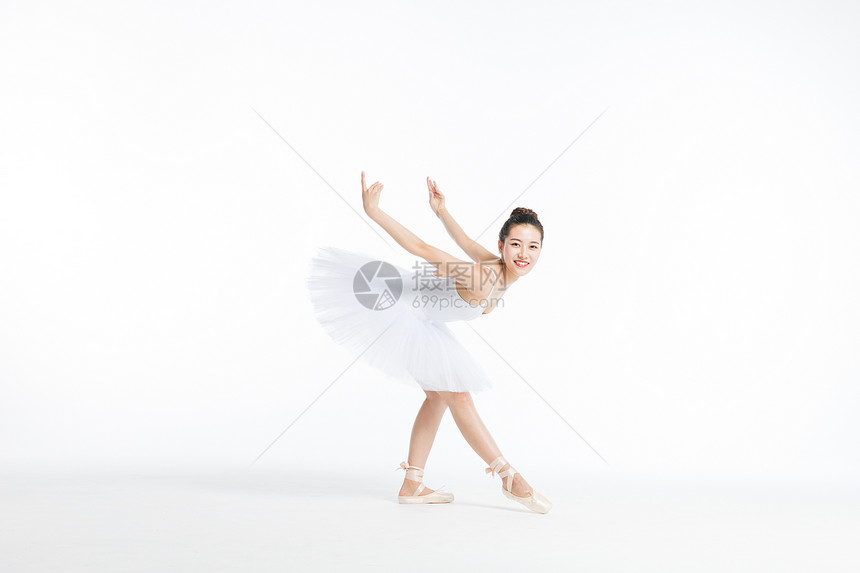 舞蹈美女跳芭蕾舞图片