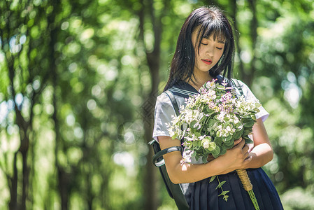 校园小清新美女背景图片