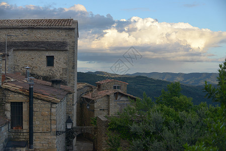 西班牙阿拉贡地区中世纪古村落伊莎贝拉村背景