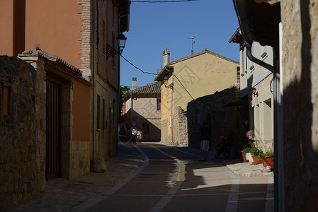 西班牙朝圣之路经过的卡斯特罗赫里斯小镇背景图片