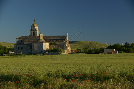 西班牙朝圣之路经过的卡斯特罗赫里斯小镇背景图片