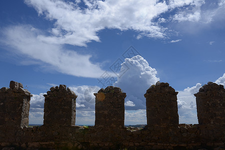 阿克内西班牙阿拉贡地区建于十一世纪的阿克萨尔古城堡背景