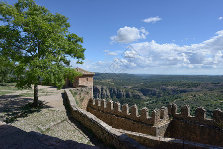 阿克套西班牙阿拉贡地区建于十一世纪的阿克萨尔古城堡背景