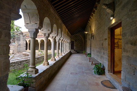 西班牙阿拉贡地区伊莎贝拉古城的中世纪建筑高清图片