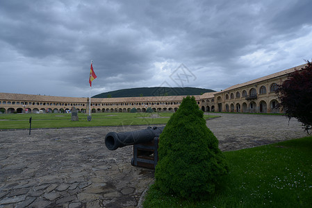 西班牙韦斯卡地区有着五百年历史的哈卡要塞兵营背景