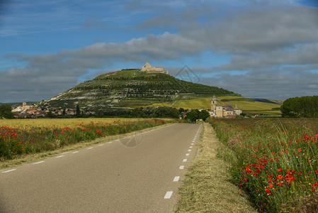 西班牙朝圣之路经过的卡斯特罗赫里斯古镇背景图片
