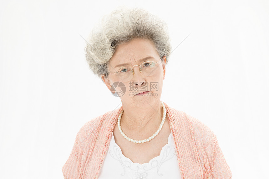 老年奶奶不高兴图片