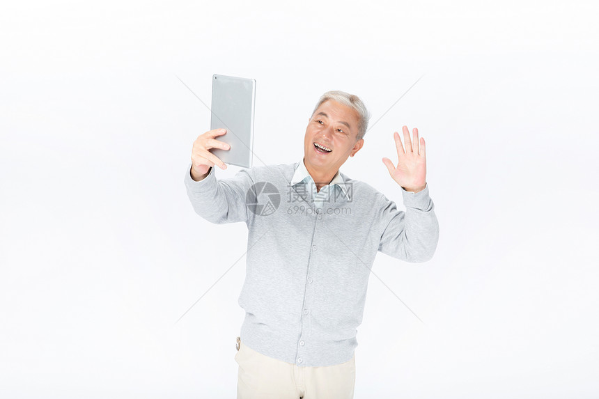 老年人与平板图片