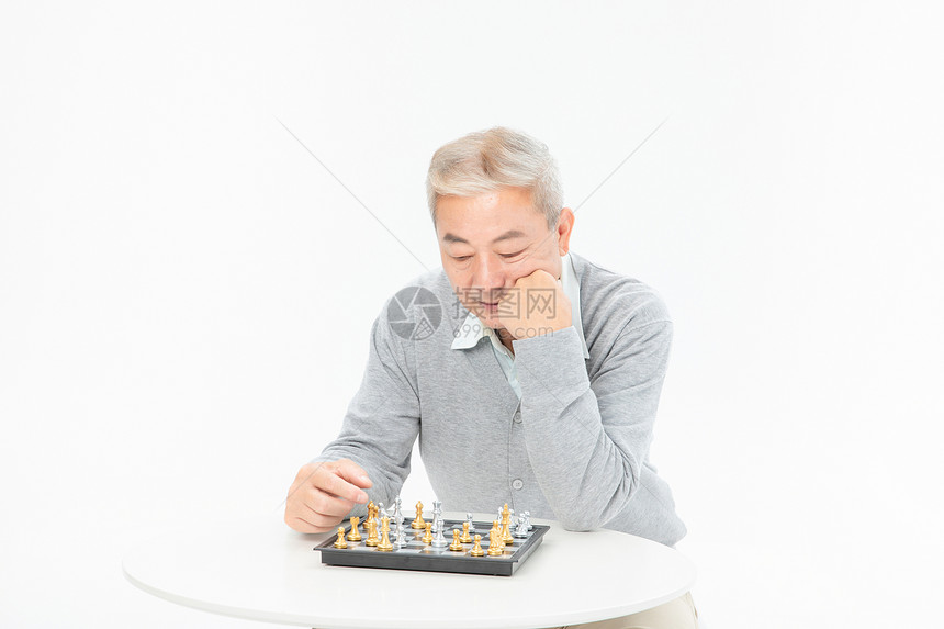 老年人下棋图片