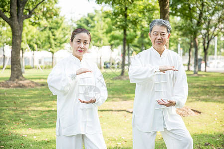 老年人太极锻炼图片