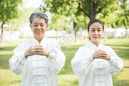 老年人太极锻炼图片