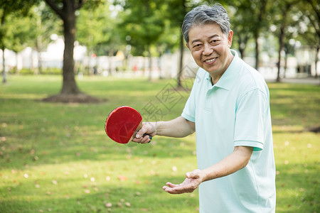 老年人锻炼乒乓球图片