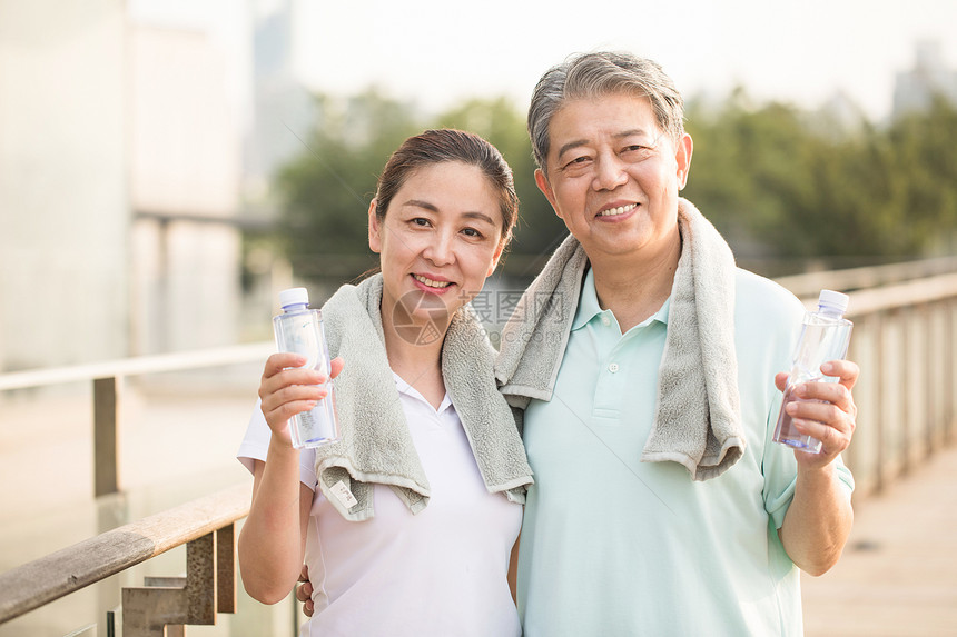 老年人运动锻炼图片