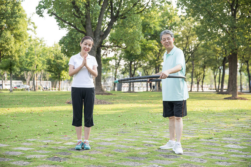 老年人运动呼啦圈图片