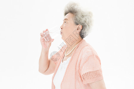 老年人奶奶健康饮水高清图片