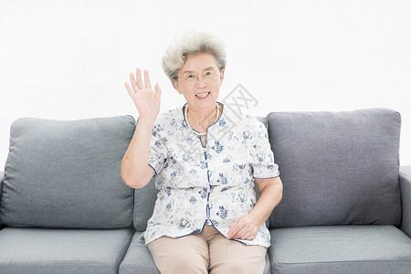老年奶奶居家形象背景图片