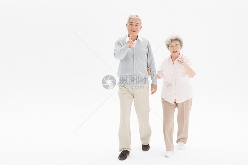 老年夫妇散步图片
