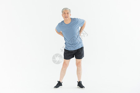 老年男性锻炼热身形象图片
