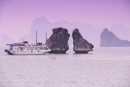 越南下龙湾斗鸡石背景