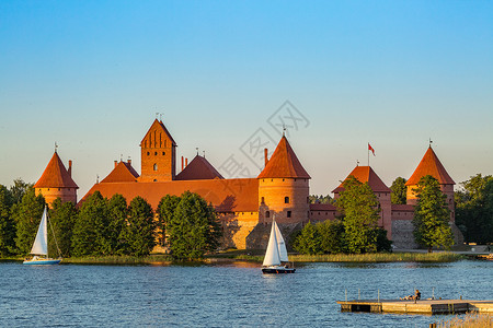 帕斯特拉立陶宛著名的特拉凯城堡与帆船背景