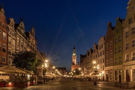 波兰旅游名城格但斯克老城广场夜景图片