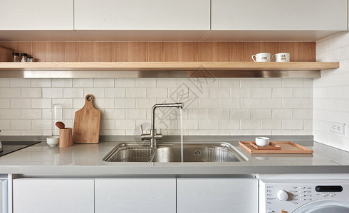 原木餐具现代厨房设计图片