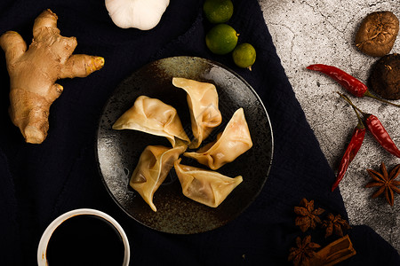 煎饺香菇猪肉水饺高清图片