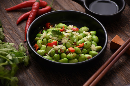 辣椒炒青豆菜丸子炖豆巾高清图片