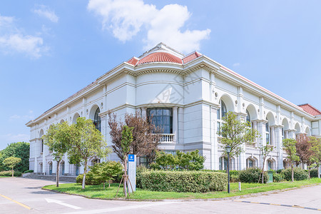 上海外国语大学教学楼背景图片