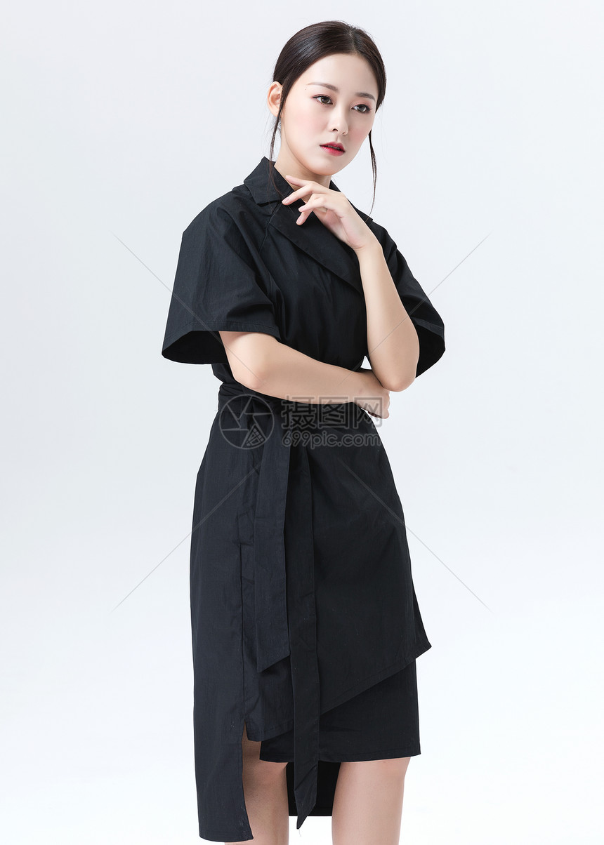 性冷淡美女服装图片