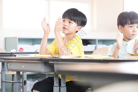 小学生课堂图片