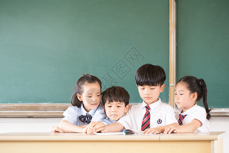 小学生校园生活图片