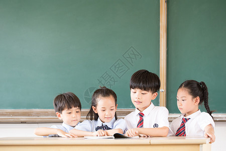 小学生校园生活图片