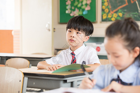 小学生课堂图片