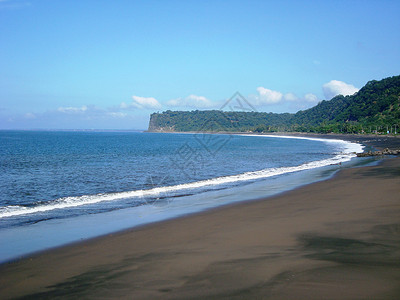 哥斯达黎加沿海风光蜿蜒黑沙滩高清图片