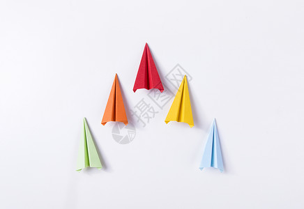 折纸风格气球纸飞机放飞梦想背景