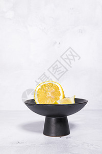柠檬托盘切块柠檬高清图片