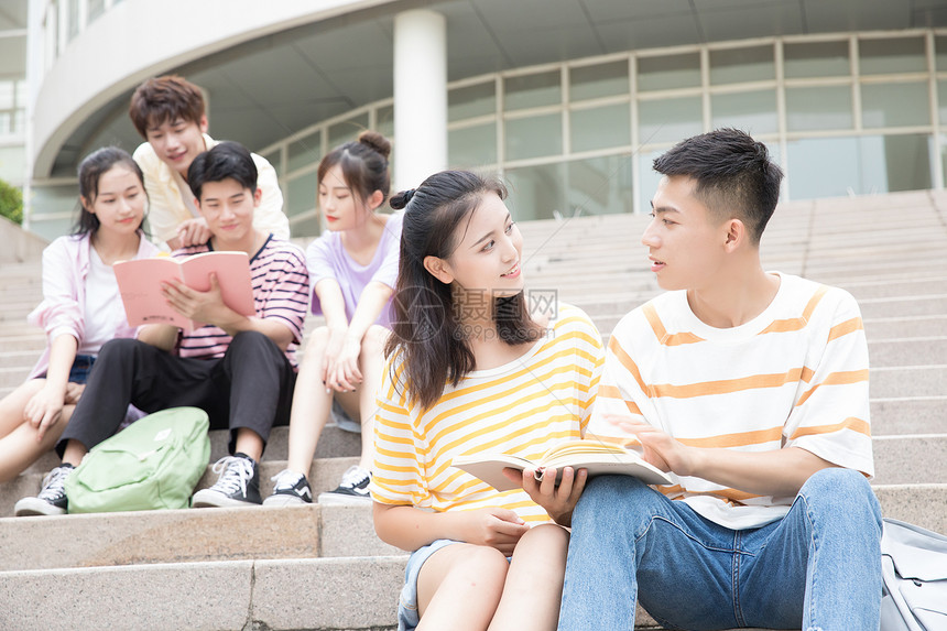 大学生校园学习生活图片