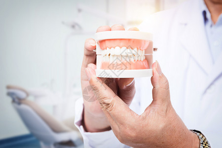 牙科病人关爱牙齿健康设计图片